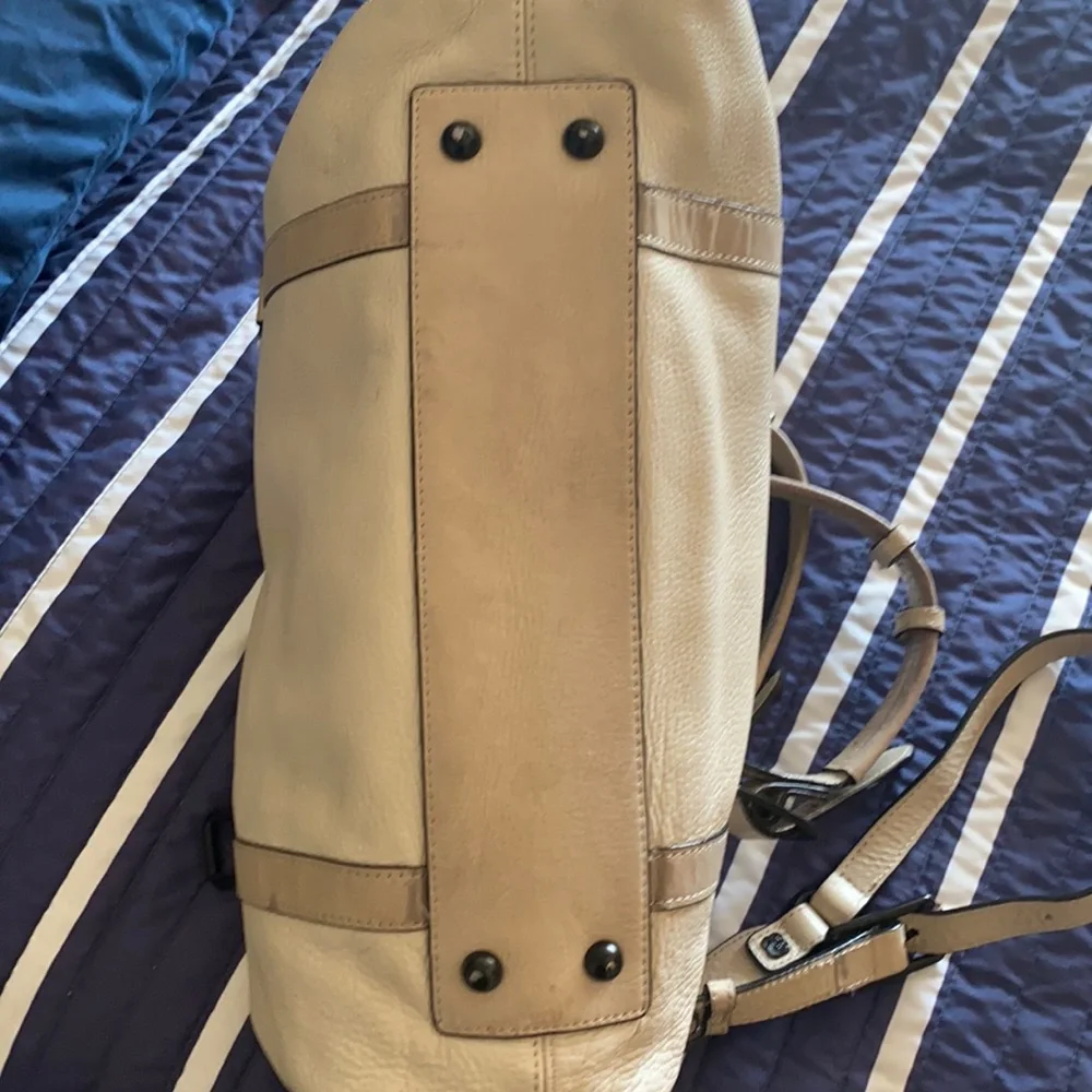 Elliot Lucca Cream Crossbody Bag - Picture 10 of 12